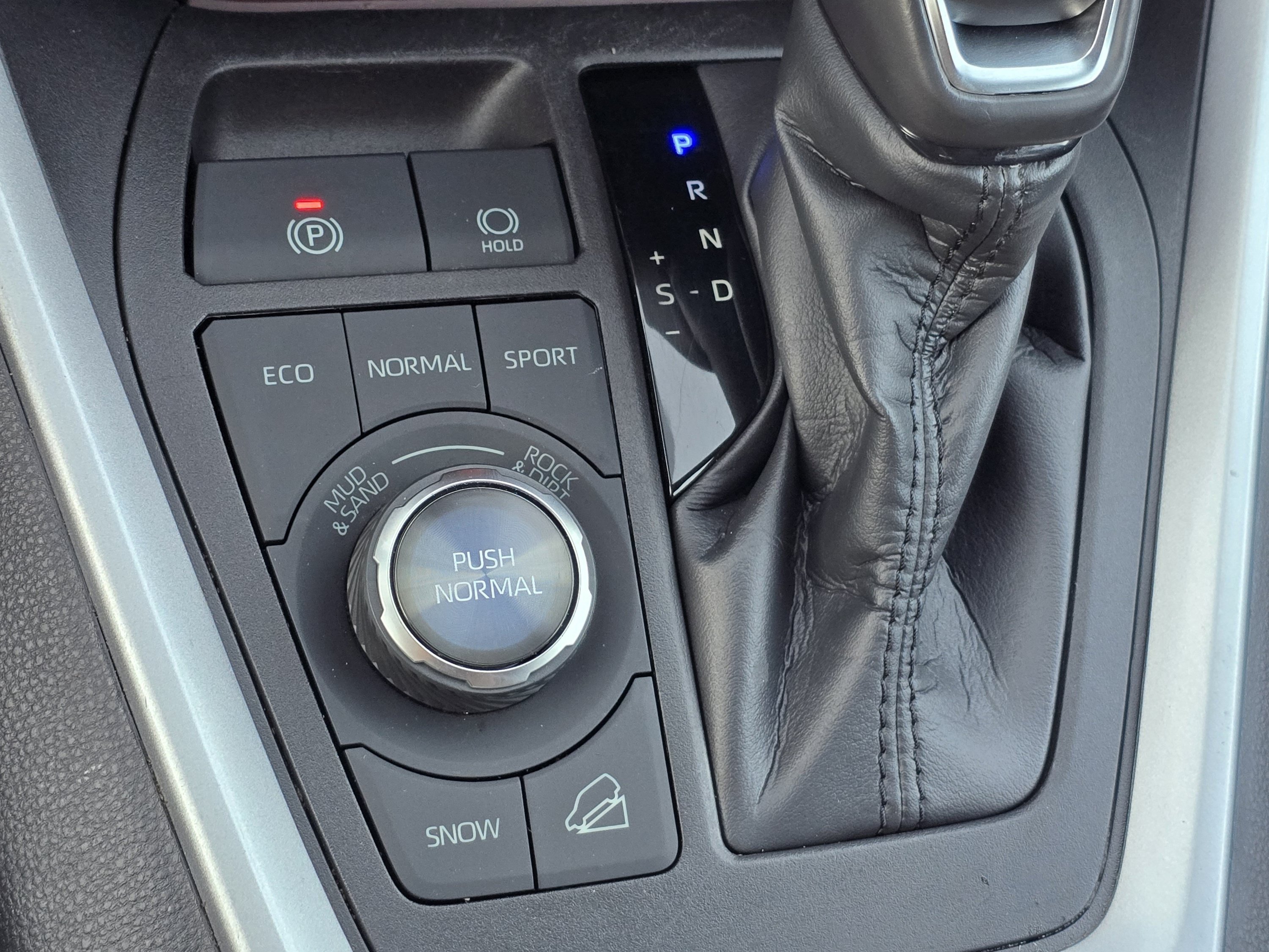 Used 2023 Toyota RAV4 Limited AWD/4WD image 16