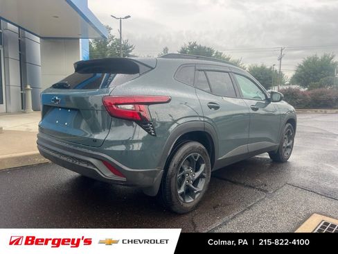 Certified 2026 Chevrolet Trax LT w/ Midnight Edition FWD image 9