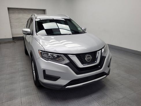 Used 2020 Nissan Rogue SV image 13