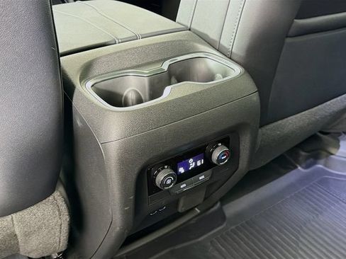 Used 2026 Chevrolet Traverse LT w/ Sun and Wheel Package FWD image 31