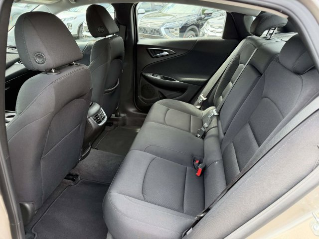 Used 2025 Chevrolet Malibu LT FWD image 15
