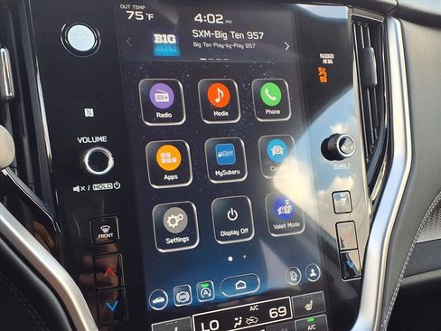 Used 2025 Subaru Outback Premium image 17