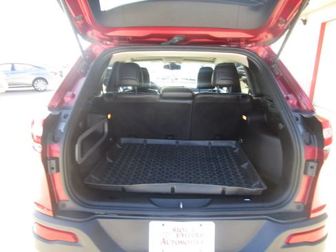 Used 2016 Jeep Cherokee Limited AWD/4WD image 10