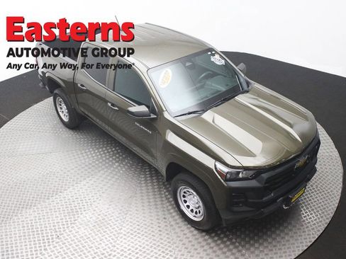 Used 2024 Chevrolet Colorado W/T RWD image 3