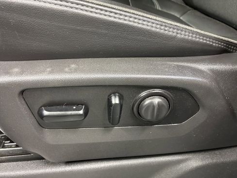 Used 2021 Chevrolet Silverado 1500 High Country w/ Technology Package image 13