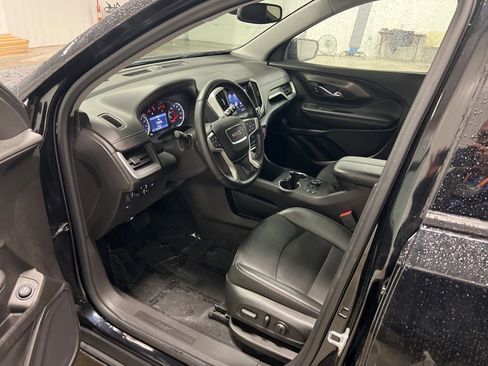 Certified 2024 GMC Terrain SLT image 10