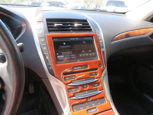 Used 2013 Lincoln MKZ Reserve image 17