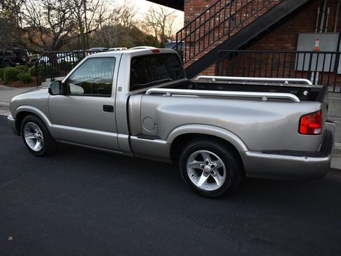 Used 2001 GMC Sonoma SLS w/ Hot Looks Pkg image 33