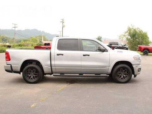 Used 2025 RAM 1500 Big Horn AWD/4WD image 9