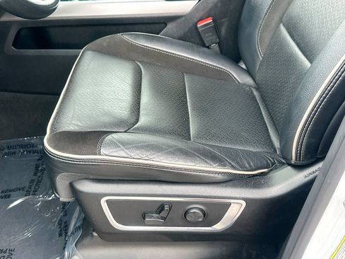 Used 2024 RAM 1500 Laramie RWD image 19
