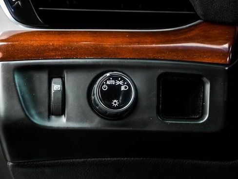 Used 2019 Cadillac Escalade Luxury image 34