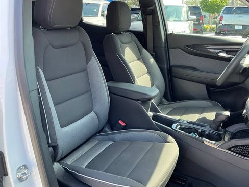 Used 2025 Chevrolet TrailBlazer LT AWD/4WD image 19