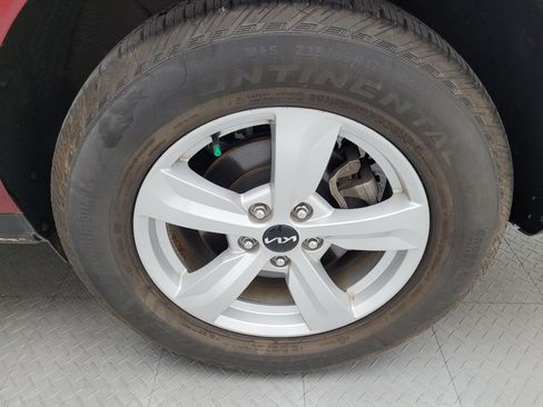 Used 2023 Kia Sorento LX FWD image 31