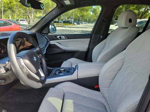 Certified 2024 BMW X5 sDrive40i w/ Premium Package RWD image 9
