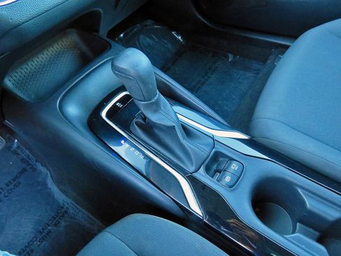 Used 2020 Toyota Corolla LE FWD image 20