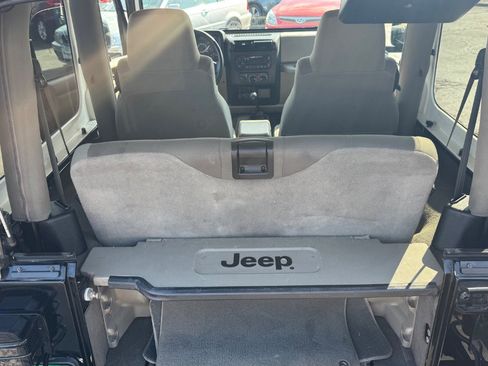 Used 2004 Jeep Wrangler Sahara w/ Dual Top Group AWD/4WD image 15