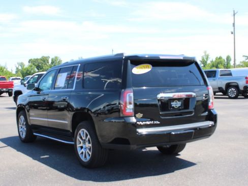 Used 2020 GMC Yukon XL Denali RWD image 7