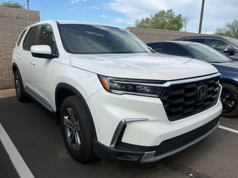 Used 2025 Honda Pilot EX-L image 5