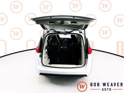 Used 2019 Chrysler Pacifica Touring Plus FWD image 33