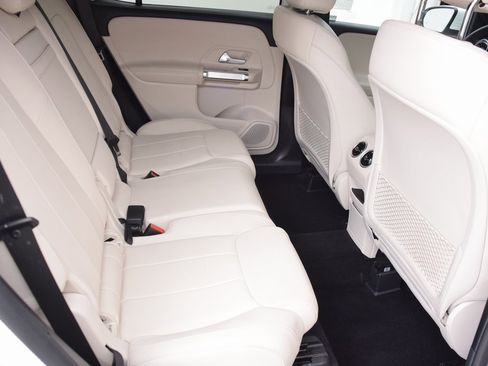 Certified 2025 Mercedes-Benz GLB 250 image 17