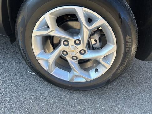 Used 2024 Chevrolet Trax LS w/ LS Convenience Package image 4