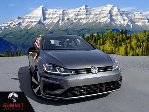 Used 2018 Volkswagen Golf 4-Door AWD/4WD image 1