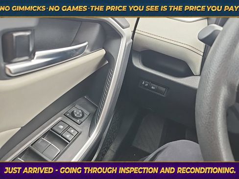 Used 2025 Toyota RAV4 XLE FWD image 21