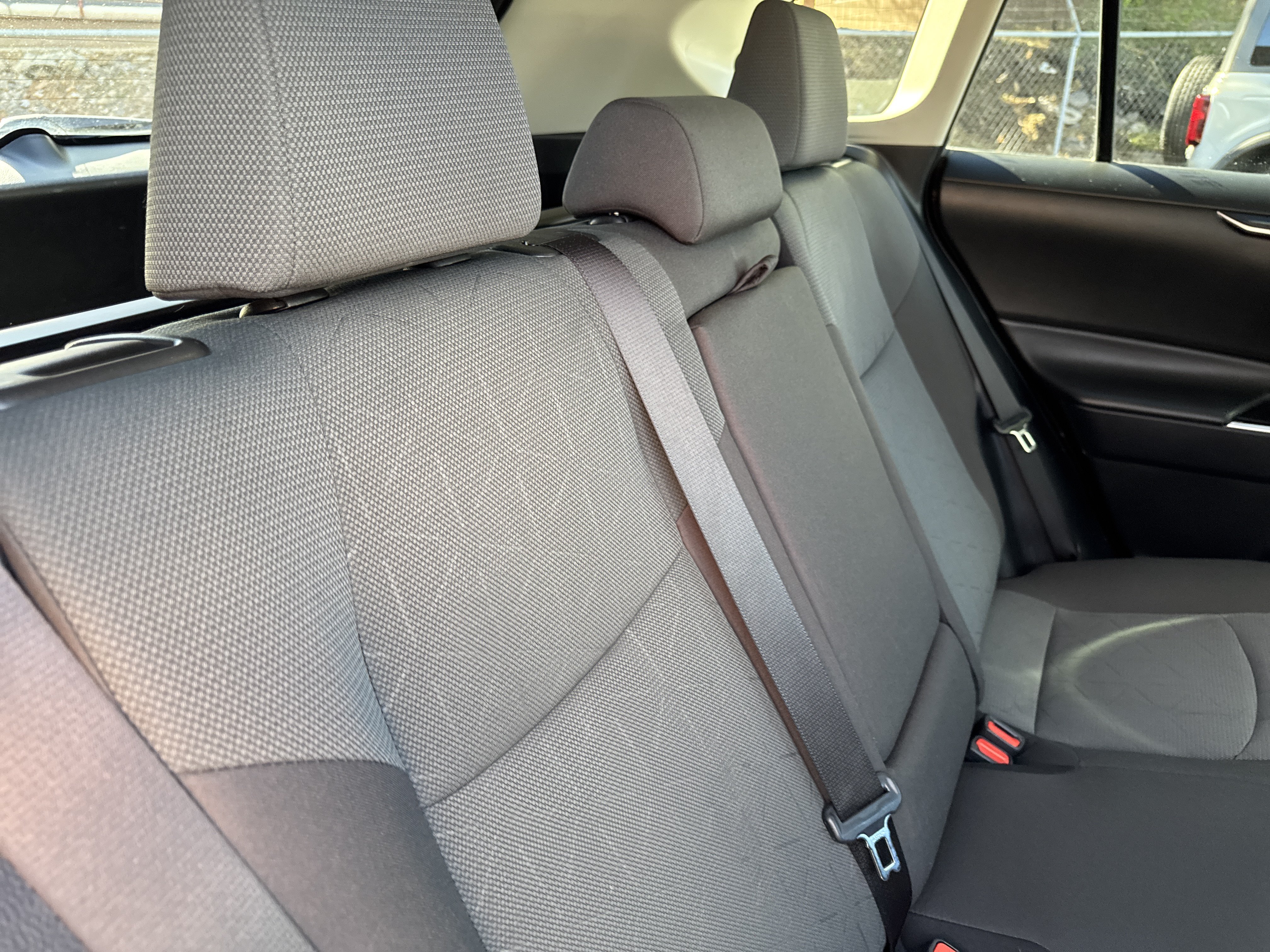 Used 2025 Toyota RAV4 XLE FWD image 11