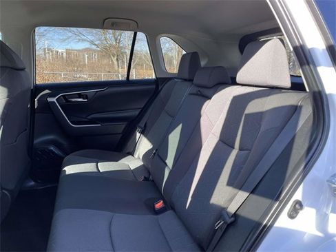 Used 2022 Toyota RAV4 XLE image 16
