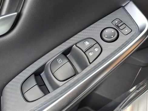 New 2025 Nissan Sentra SR image 18