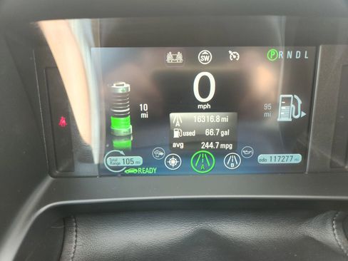 Used 2014 Chevrolet Volt w/ Enhanced Safety Package 1 FWD image 17