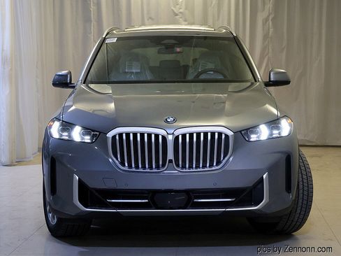 New 2026 BMW X5 xDrive50e w/ Climate Comfort Package image 5