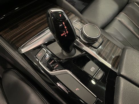 Used 2019 BMW 530i xDrive w/ M Sport Package image 14