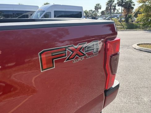 Used 2020 Ford F250 Platinum w/ FX4 Off-Road Package image 11