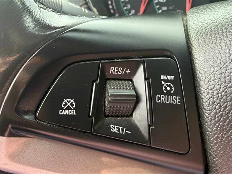 Used 2019 Chevrolet Trax LT w/ LT Convenience Package FWD image 16