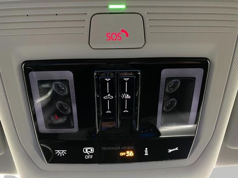 New 2025 Volkswagen Tiguan SE image 25