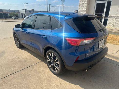 Used 2022 Ford Escape SE w/ SE Sport Appearance Package FWD image 11