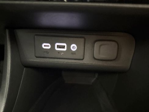 Used 2023 Buick Encore GX Preferred image 24