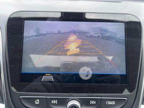 Used 2020 Chevrolet Malibu LT w/ Leather Package image 10