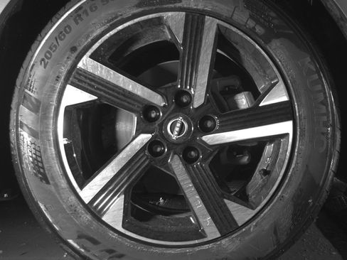 Used 2025 Nissan Sentra SV image 13