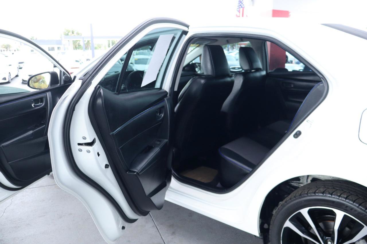 Used 2018 Toyota Corolla SE FWD image 30