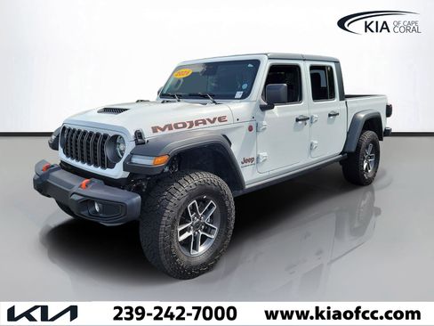 Used 2026 Jeep Gladiator Mojave AWD/4WD image 3
