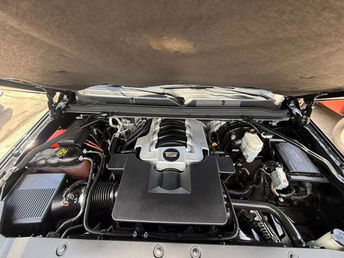 Used 2017 Cadillac Escalade Luxury RWD image 39