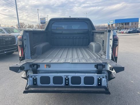 Used 2024 GMC Sierra EV Denali image 31