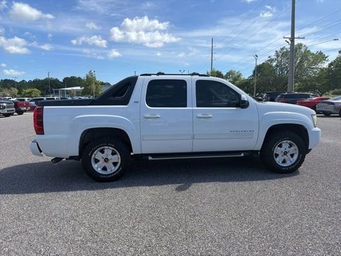Used 2011 Chevrolet Avalanche LT w/ Luxury Package image 4