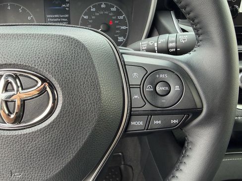 Used 2025 Toyota Corolla Hatchback image 33