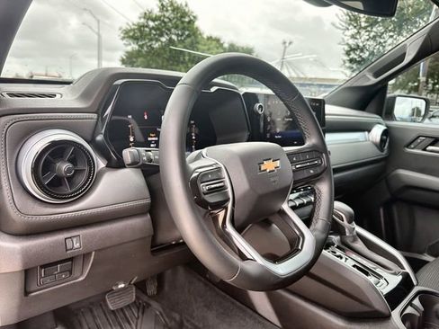 Used 2023 Chevrolet Colorado LT w/ LT Convenience Package II AWD/4WD image 10