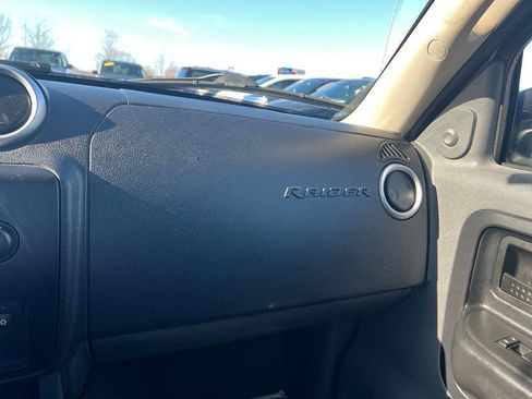 Used 2007 Mitsubishi Raider LS RWD image 17