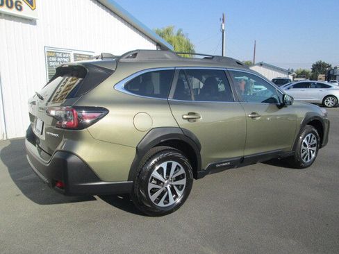 Used 2023 Subaru Outback Premium AWD/4WD image 6