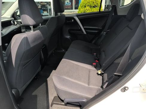 Used 2017 Toyota RAV4 XLE w/ Carpet Mat Package AWD/4WD image 12